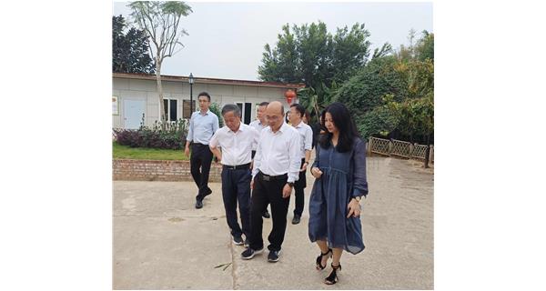 梧州市副市長李廣勇到上品薈食用菌基地調(diào)研